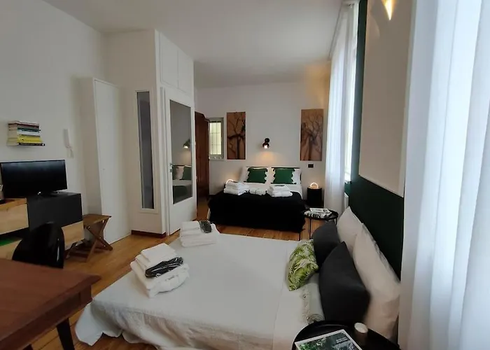 Portici Rossi- Centro Storico Apartamento *